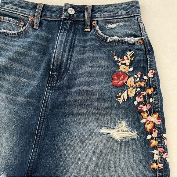 Abercrombie & Fitch Floral Embroidered Denim Mini Skirt, Size 25 NWOT - Picture 5 of 8